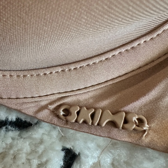 SKIMS Unlined Demi Bra Size 42B Color Clay NWOT - Picture 5 of 6